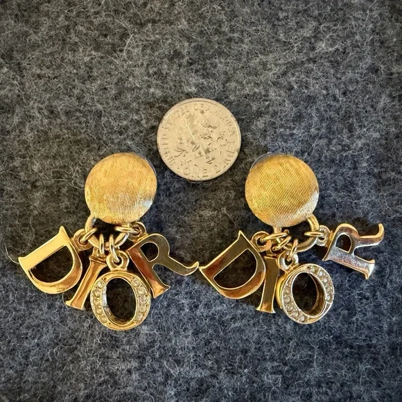 Dior VTG 90s D-I-O-R logo letter charm clip earrings, gold plated/crystals, EUC - Picture 11 of 13